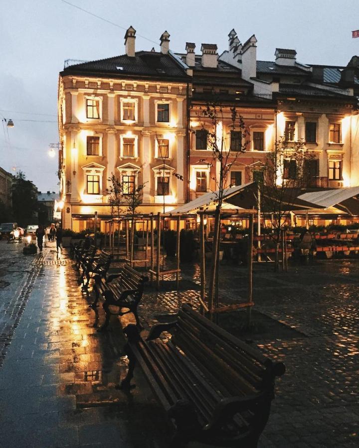 Appartement Cozy & New Furnished Flat In Old Town Of Lviv Extérieur photo